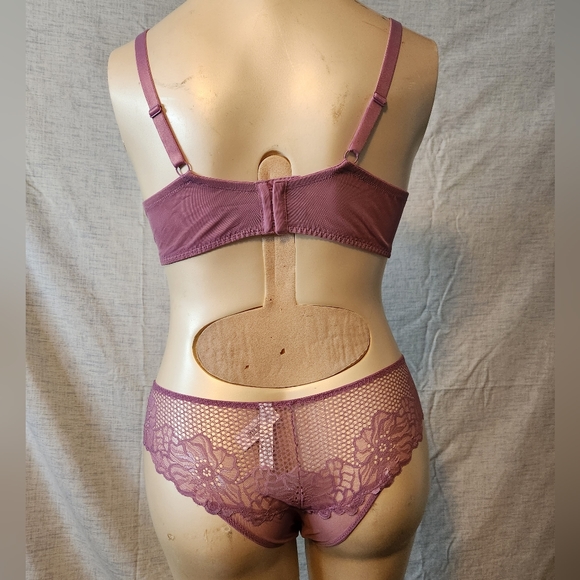 Lace Balconette bra and panty set NWT - Picture 3 of 7